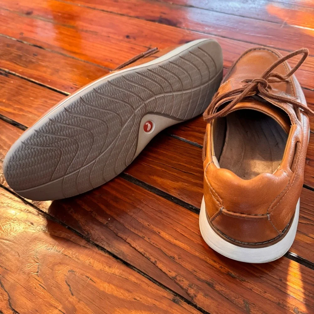 Clarks Mens Un Pilot Lace Up Tan Leather Shoes Very Gently Used Size 9.5